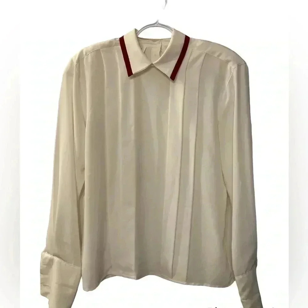 VINTAGE Blouse with shoulder  pads​​